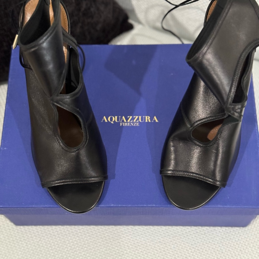 Aquazzura  Black leather Shoe  ankle tie pump size 40